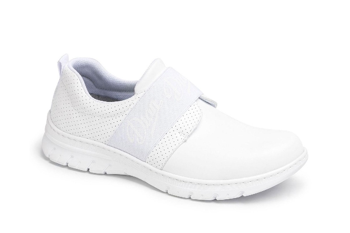 ZAPATO CON MEDIA PARTE PERFORADA SIENA Blanco Foto ZAPATO CON MEDIA PARTE PERFORADA SIENA Blanco Foto