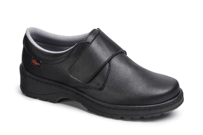 ZAPATO CON CIERRE DE VELCRO